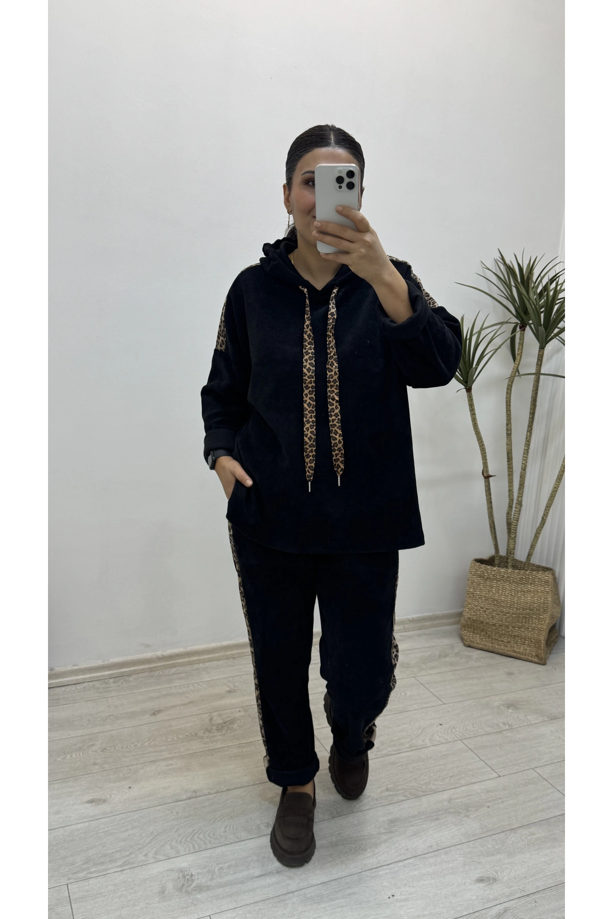 İthal Kapüşonlu Siyah Kadife Takım