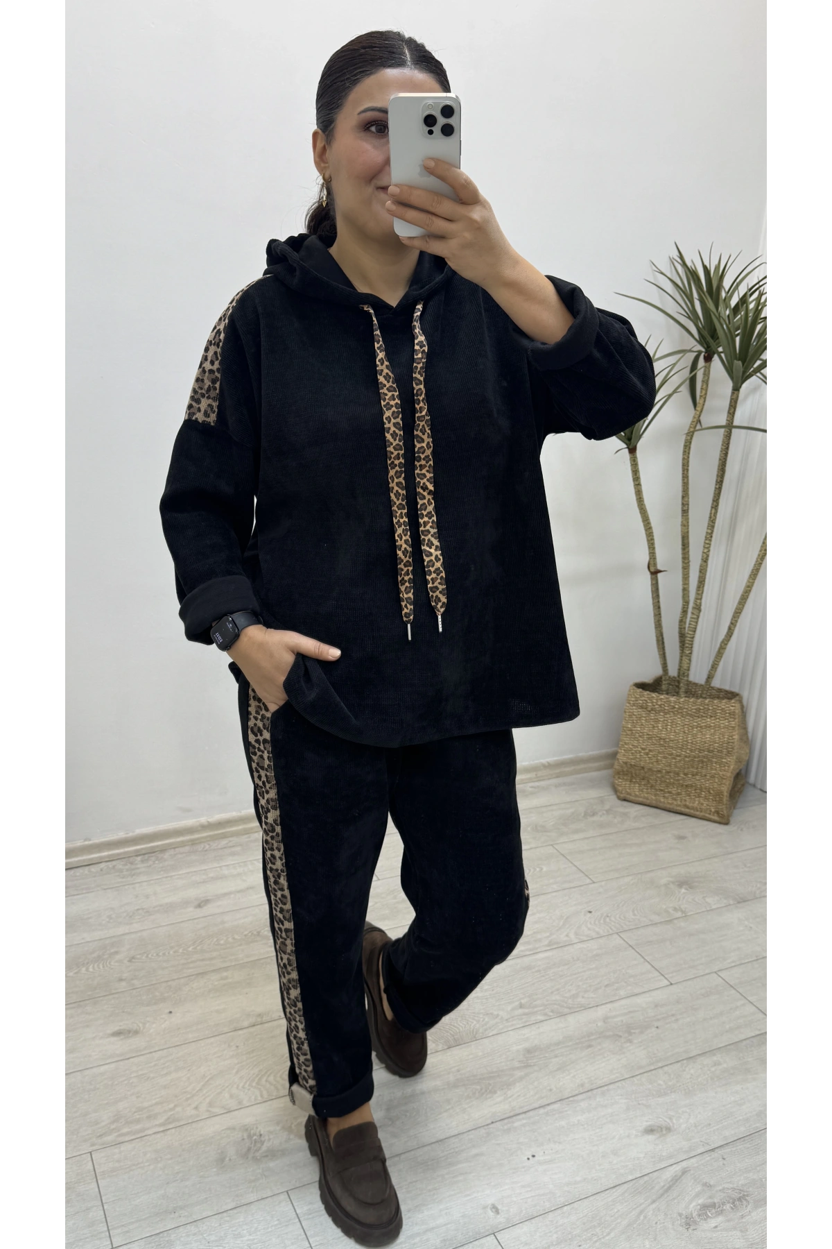 İthal Kapüşonlu Siyah Kadife Takım