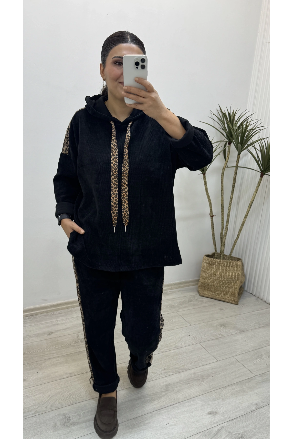 İthal Kapüşonlu Siyah Kadife Takım