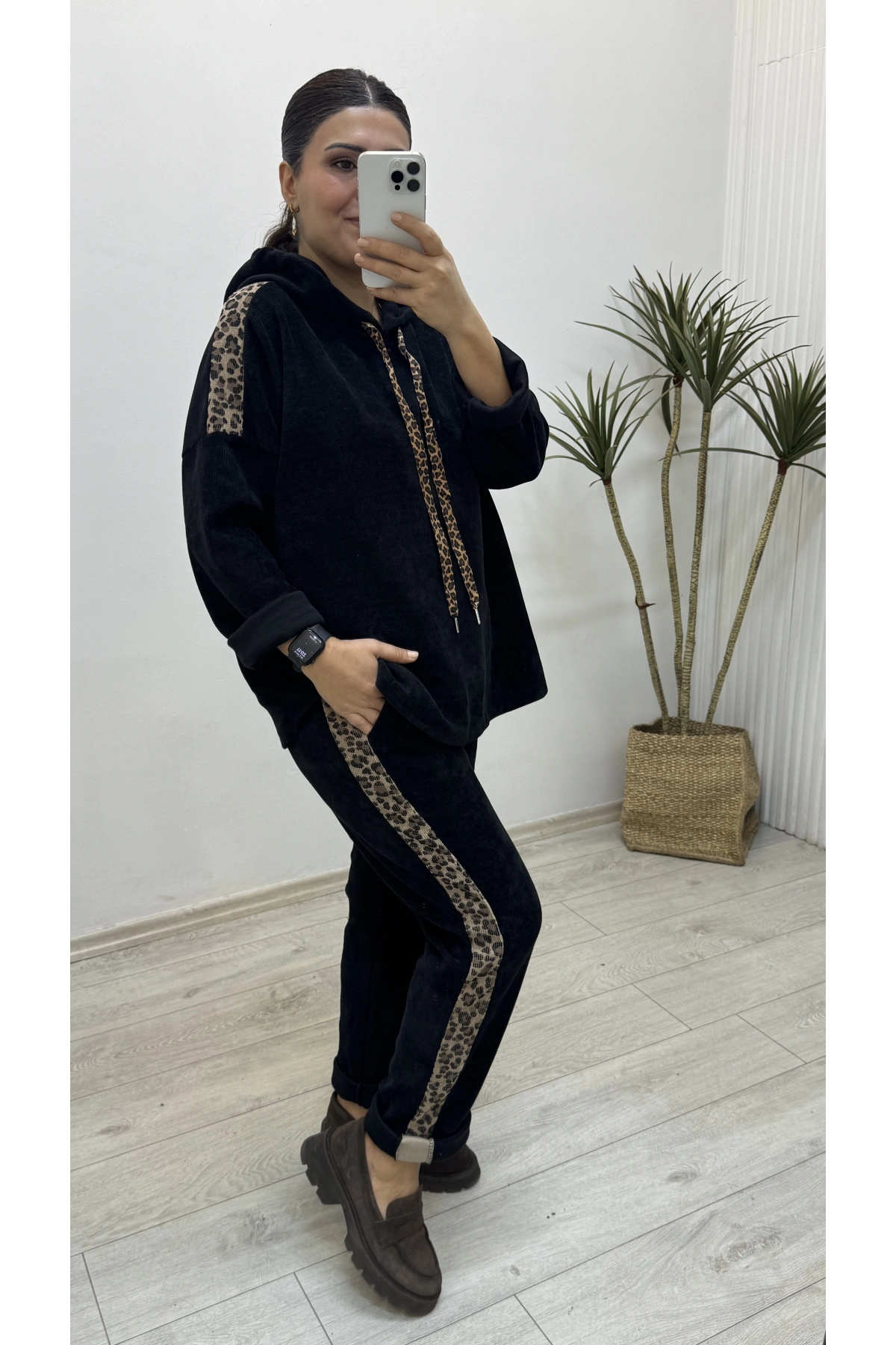 İthal Kapüşonlu Siyah Kadife Takım