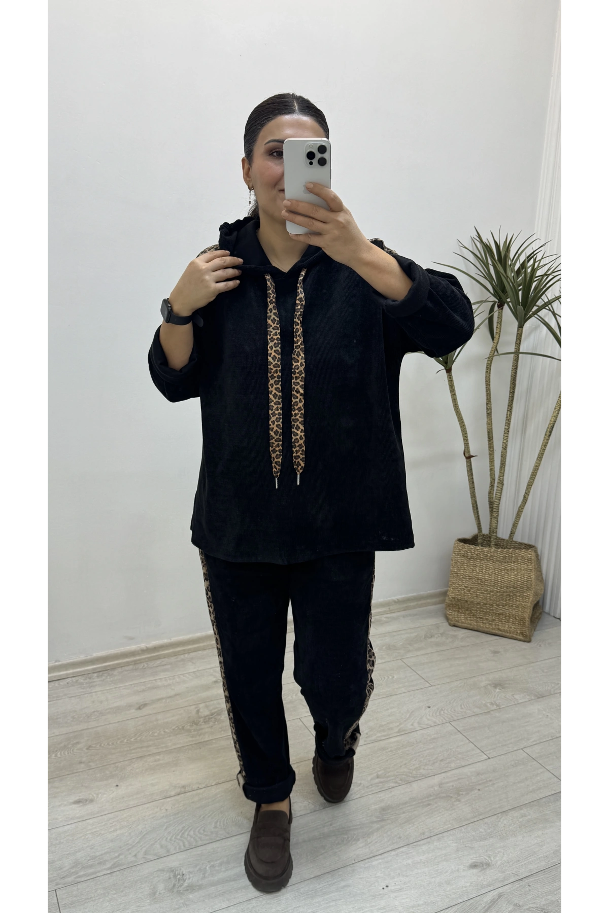 İthal Kapüşonlu Siyah Kadife Takım