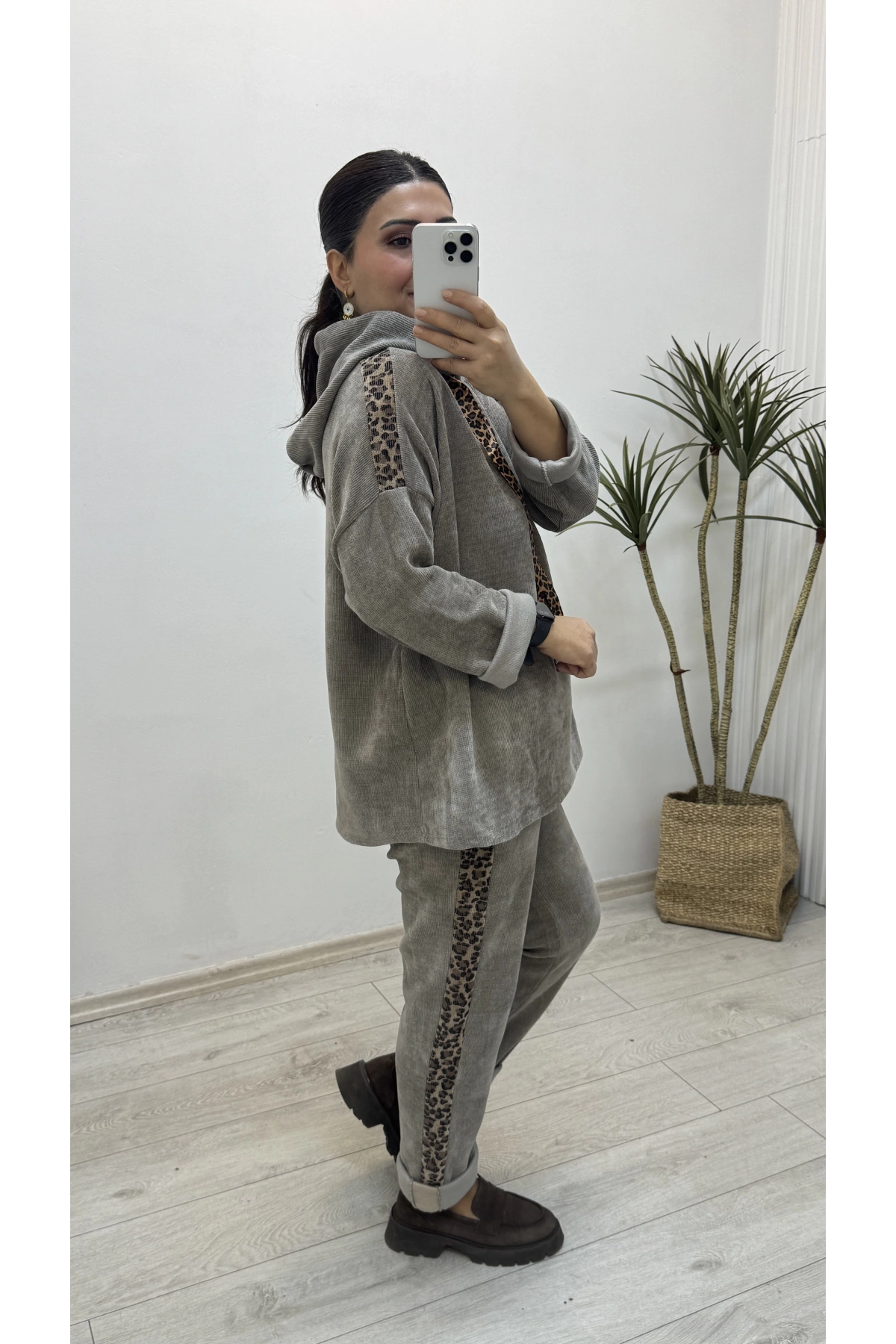 İthal Kapüşonlu Vizonrengi Kadife Takım