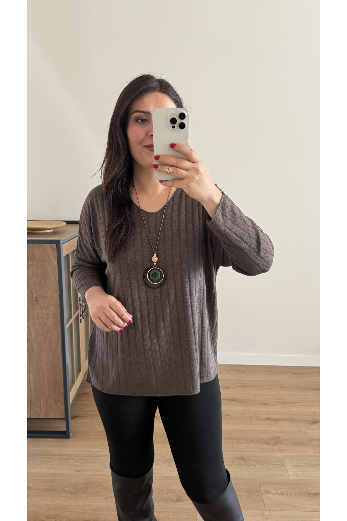 İthal Kolyeli Kahverengi Bluz