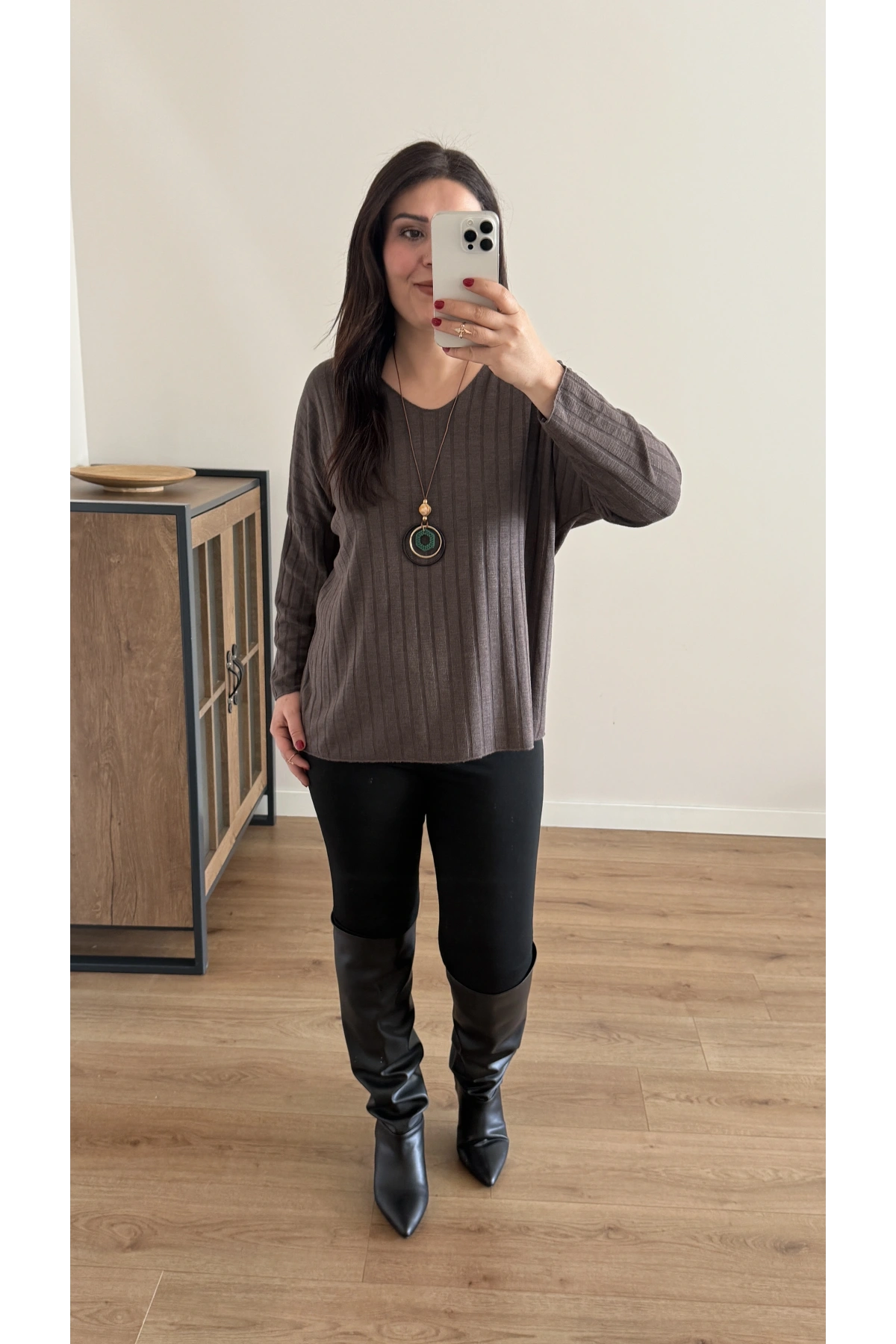 İthal Kolyeli Kahverengi Bluz