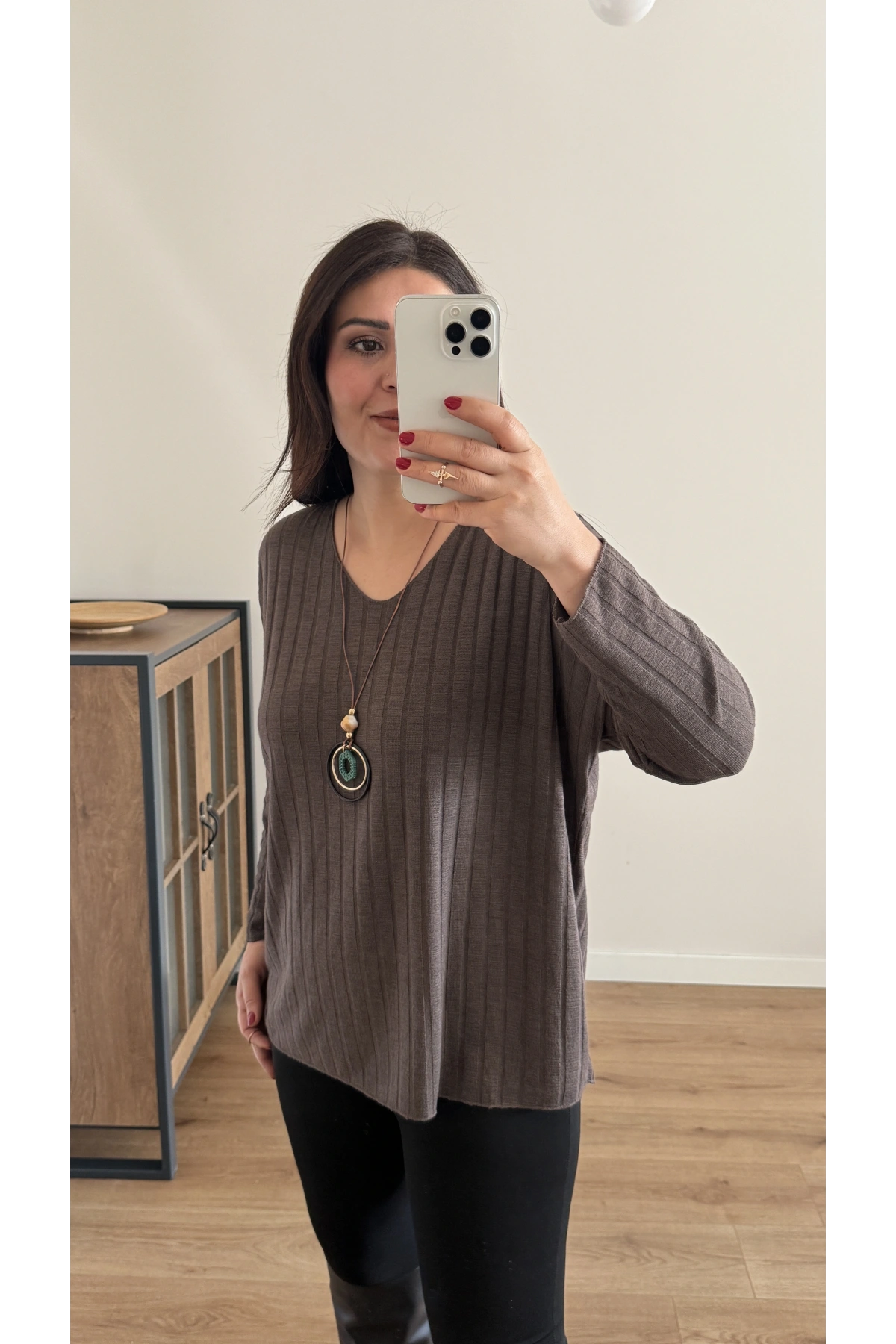 İthal Kolyeli Kahverengi Bluz