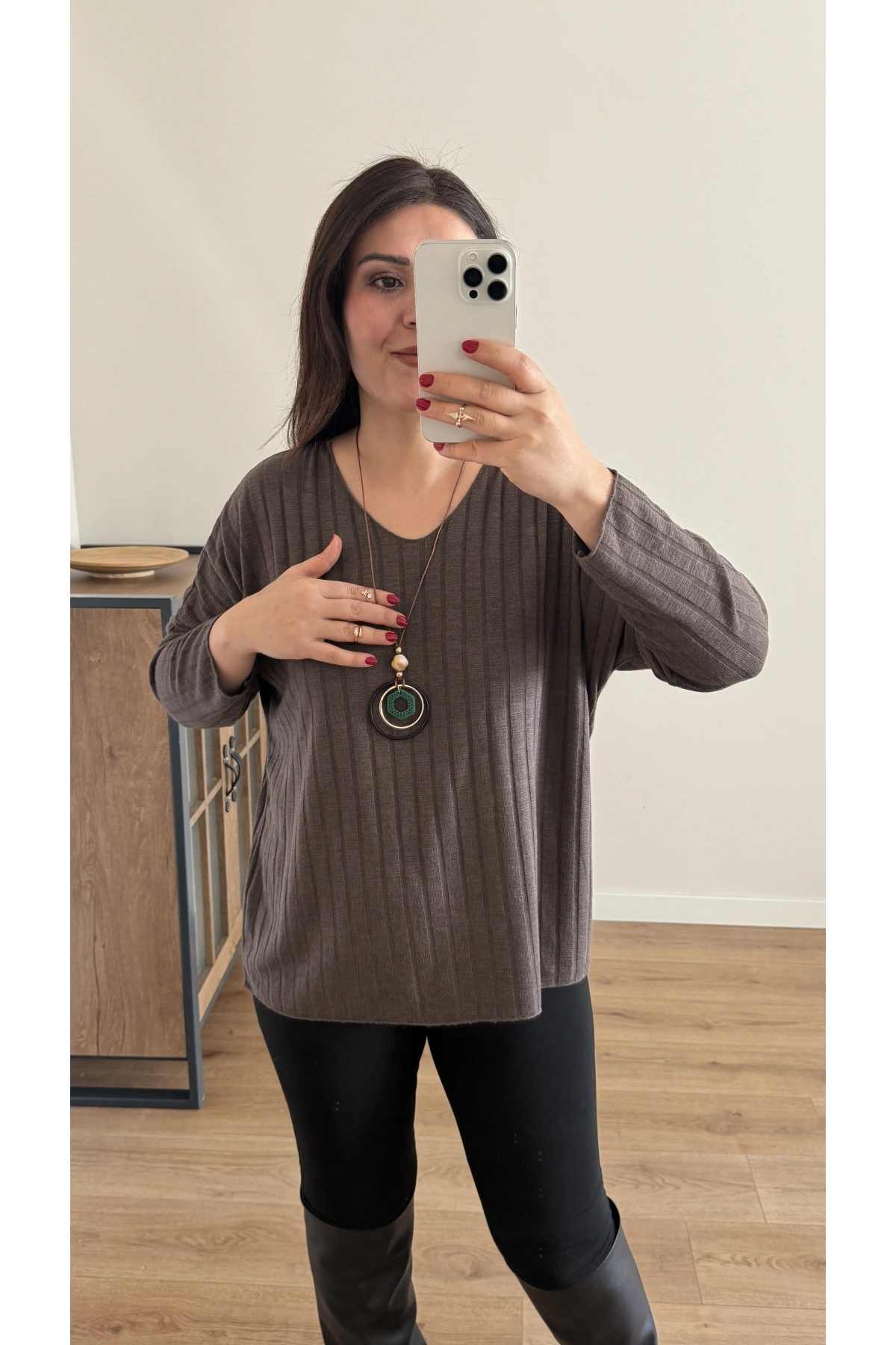 İthal Kolyeli Kahverengi Bluz