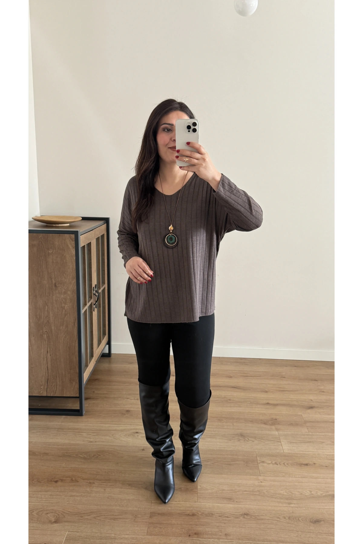 İthal Kolyeli Kahverengi Bluz