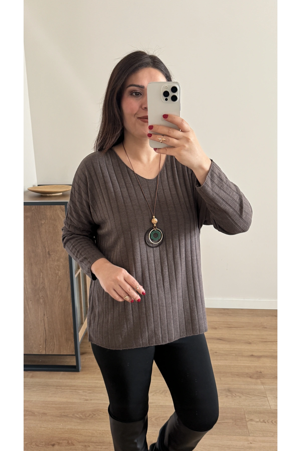 İthal Kolyeli Kahverengi Bluz