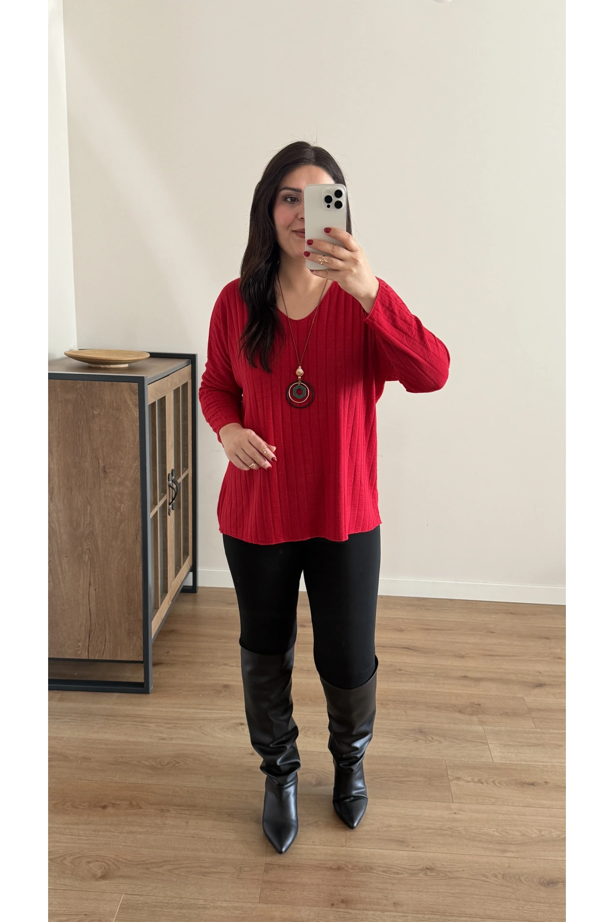 İthal Kolyeli Kırmızı Bluz