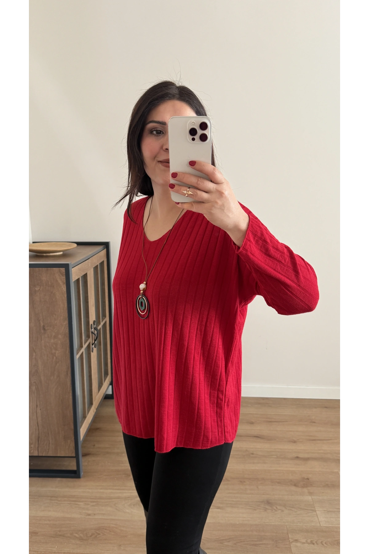 İthal Kolyeli Kırmızı Bluz