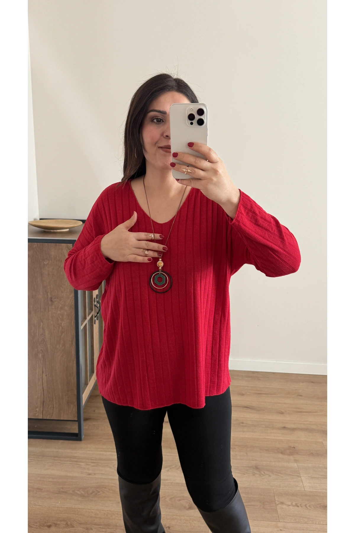 İthal Kolyeli Kırmızı Bluz