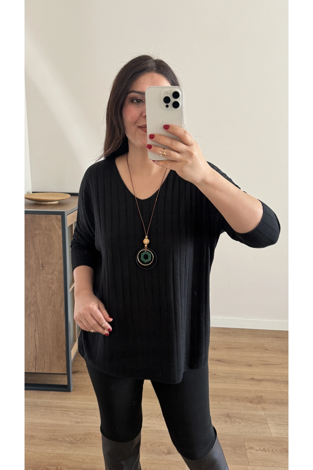 İthal Kolyeli Siyah Bluz