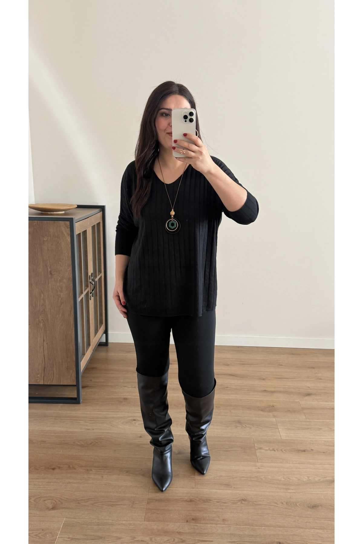 İthal Kolyeli Siyah Bluz