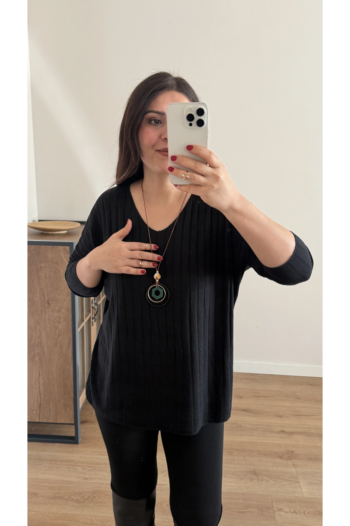 İthal Kolyeli Siyah Bluz