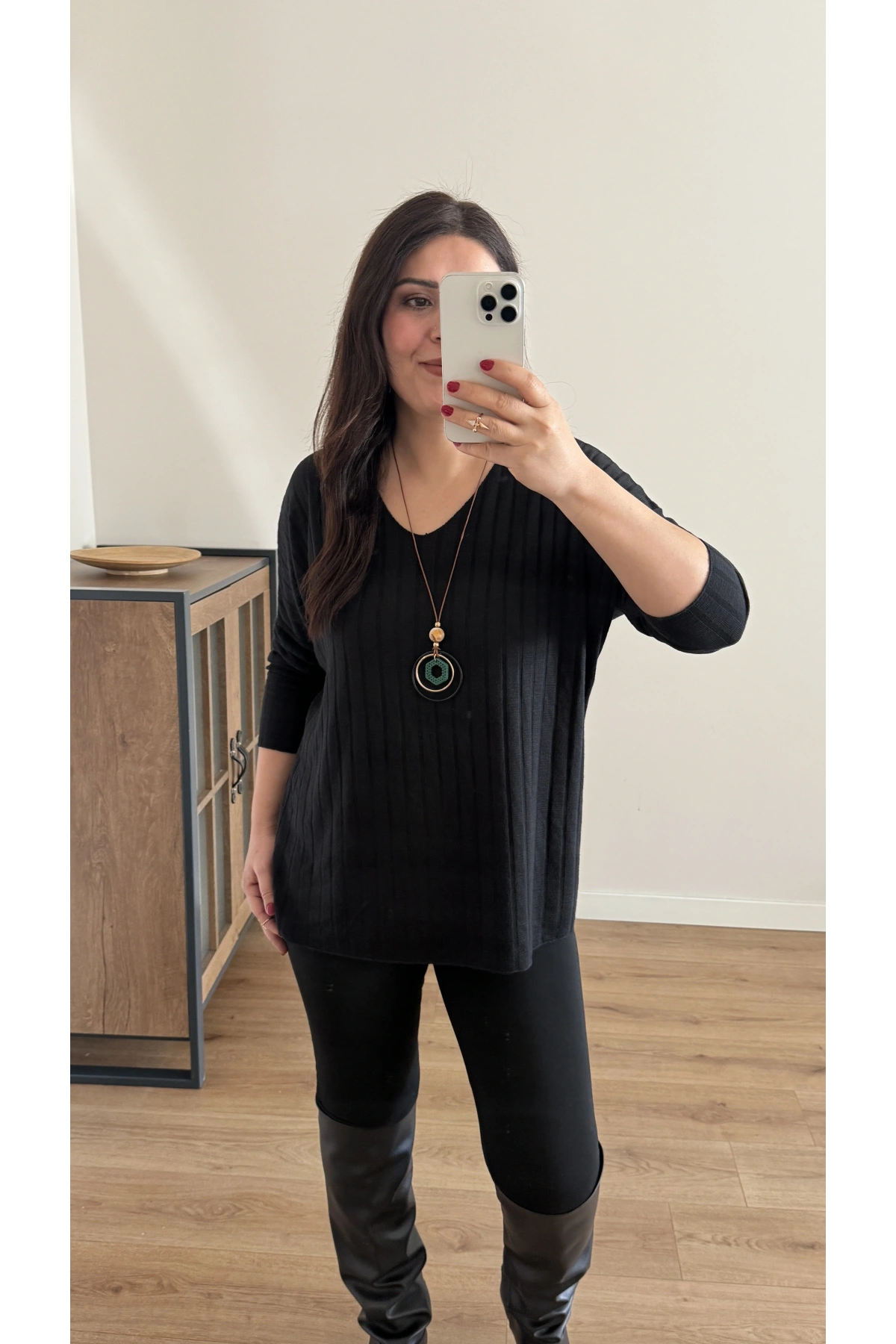 İthal Kolyeli Siyah Bluz