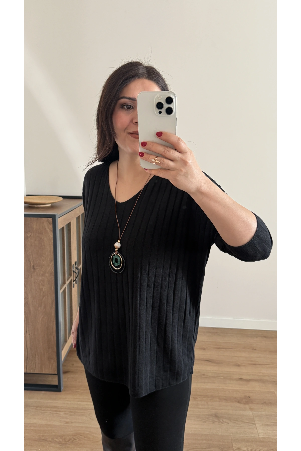 İthal Kolyeli Siyah Bluz