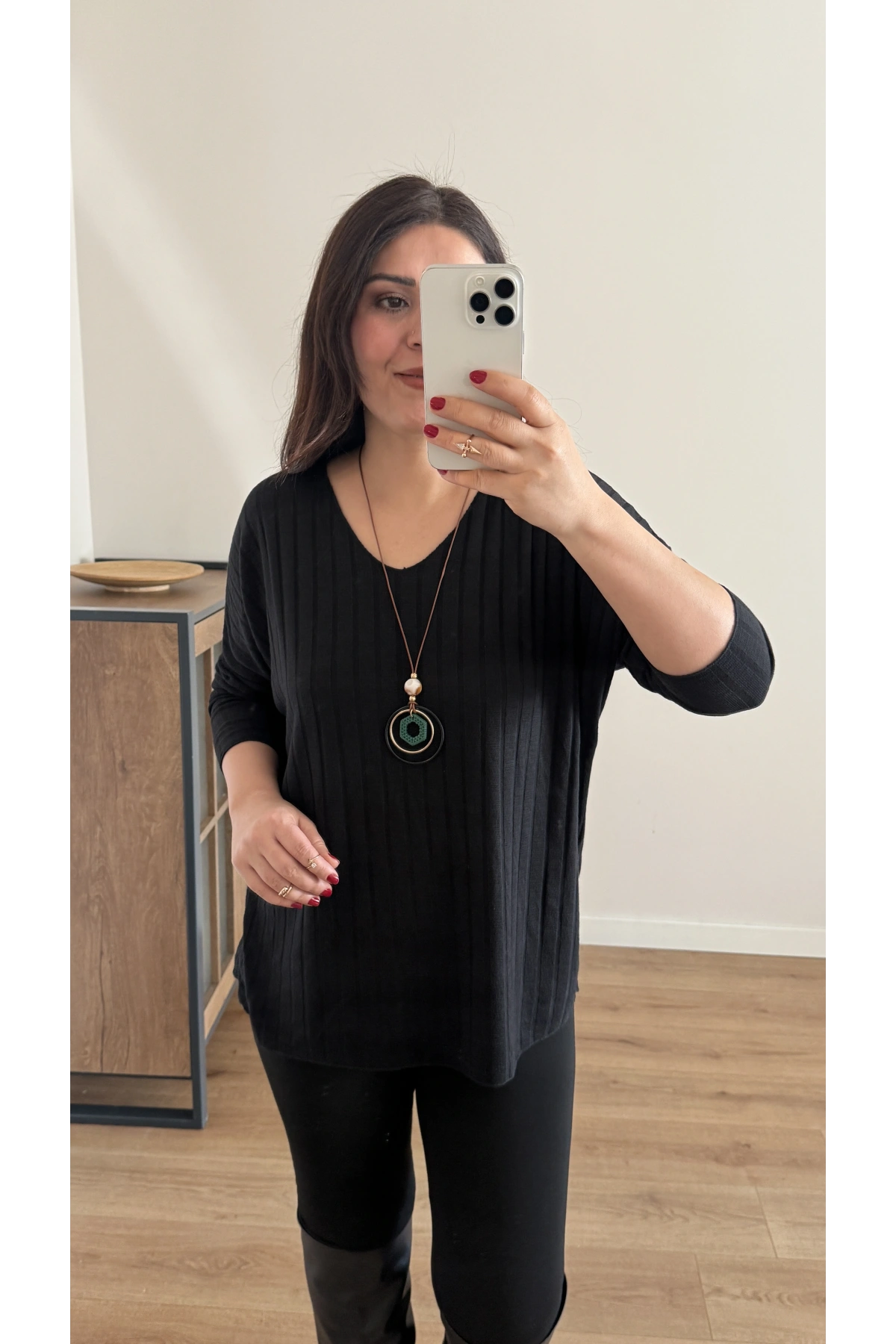 İthal Kolyeli Siyah Bluz