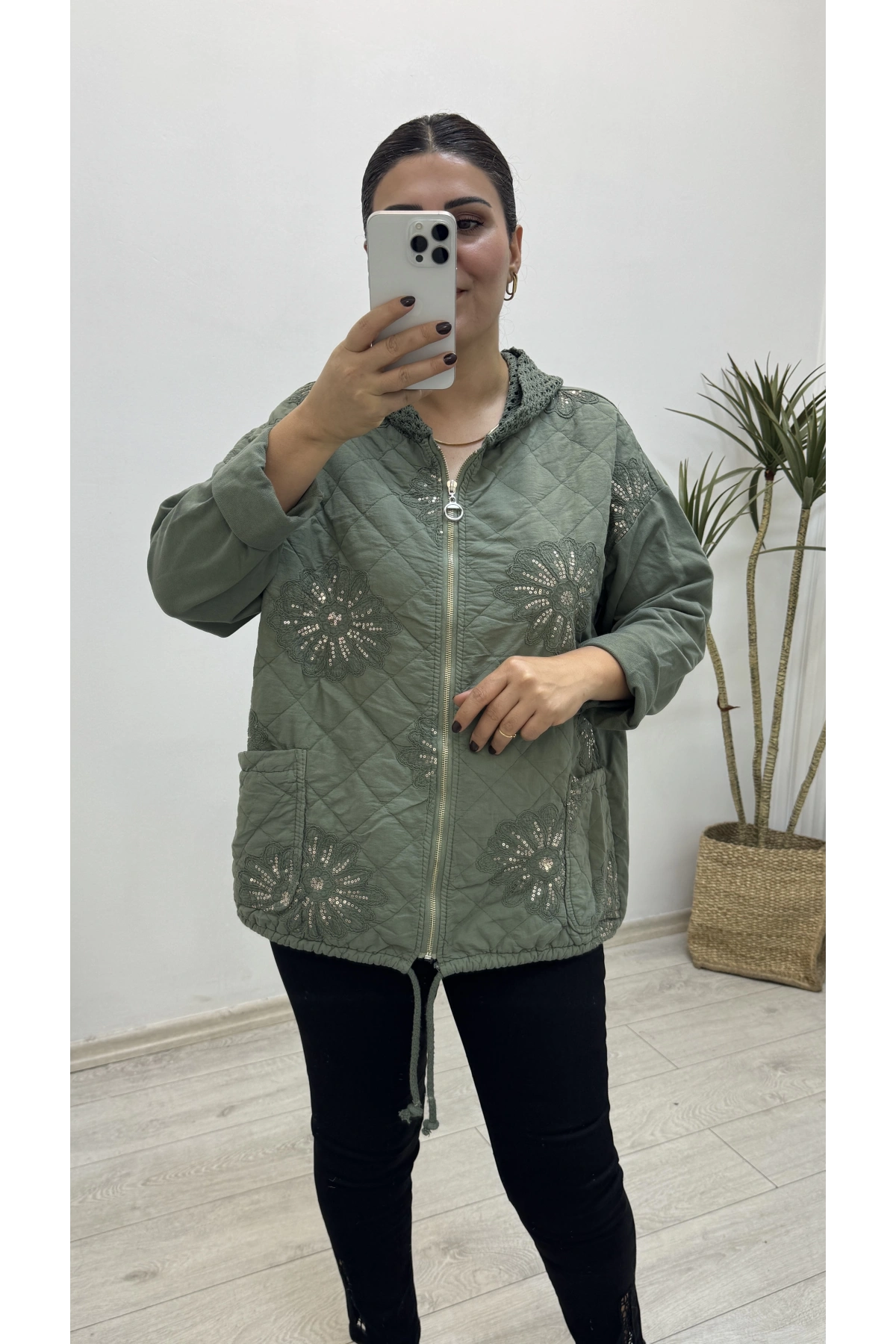 İthal Nakış İşlemeli Kapitone Haki Yeşil Ceket