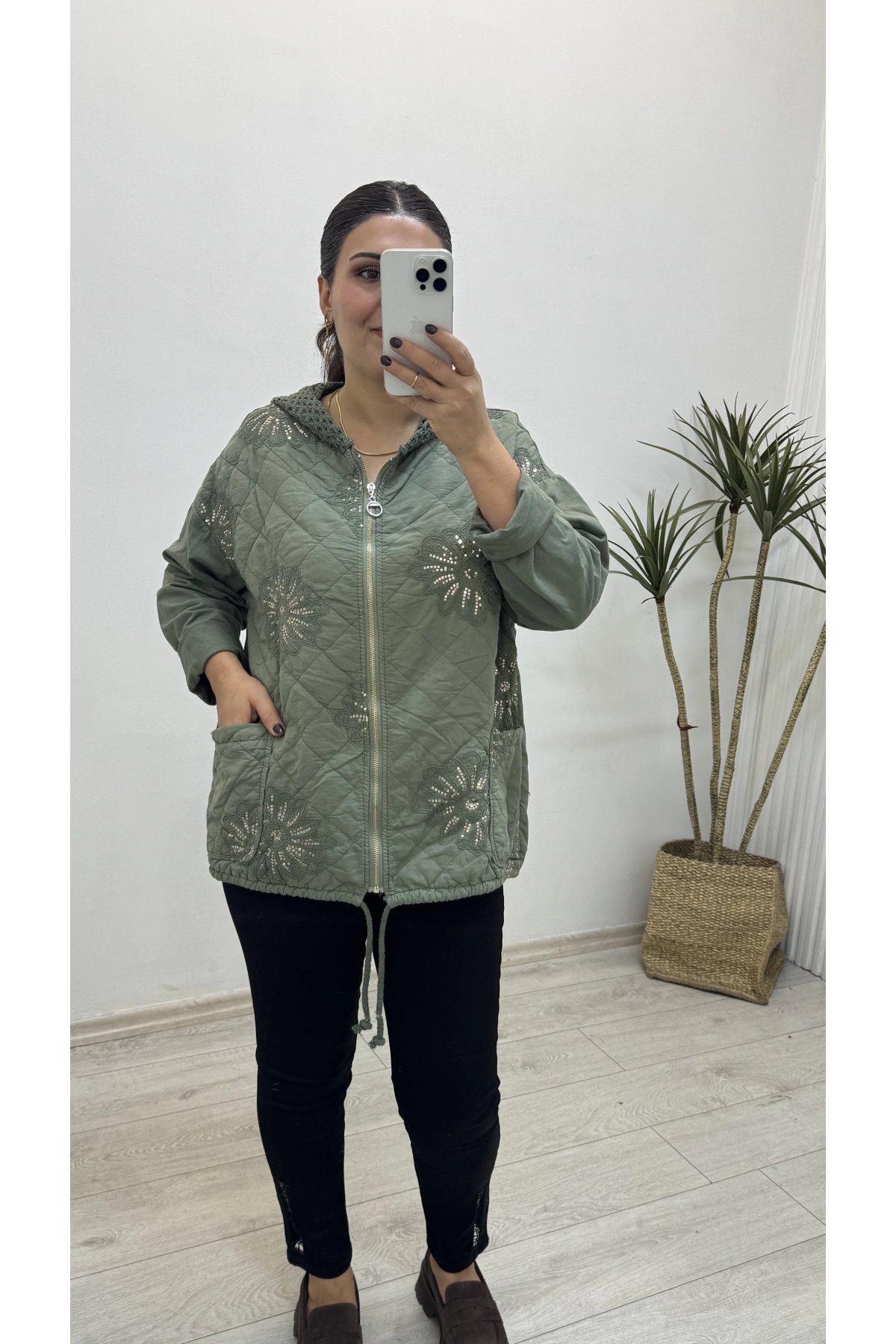 İthal Nakış İşlemeli Kapitone Haki Yeşil Ceket