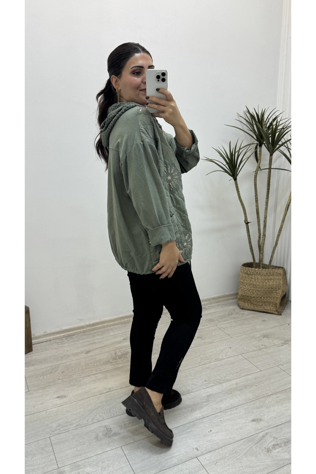 İthal Nakış İşlemeli Kapitone Haki Yeşil Ceket