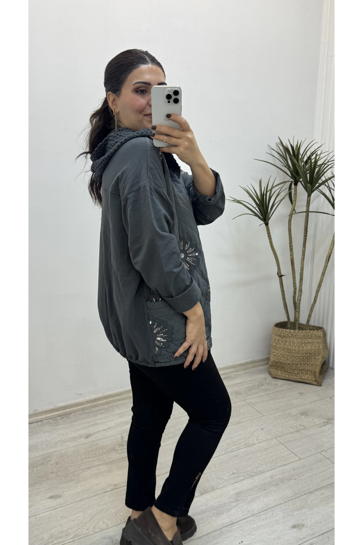 İthal Nakış İşlemeli Kapitone Krem Rengi Ceket