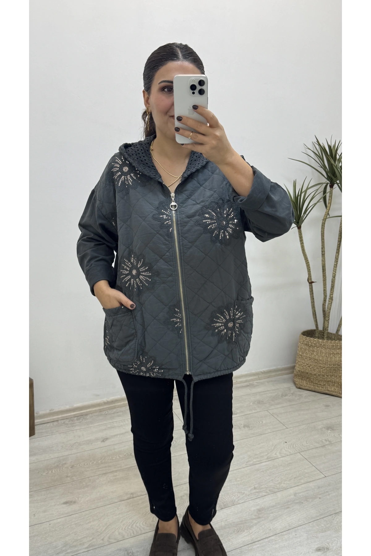 İthal Nakış İşlemeli Kapitone Krem Rengi Ceket