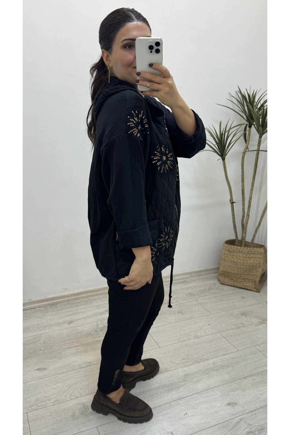 İthal Nakış İşlemeli Kapitone Siyah Ceket