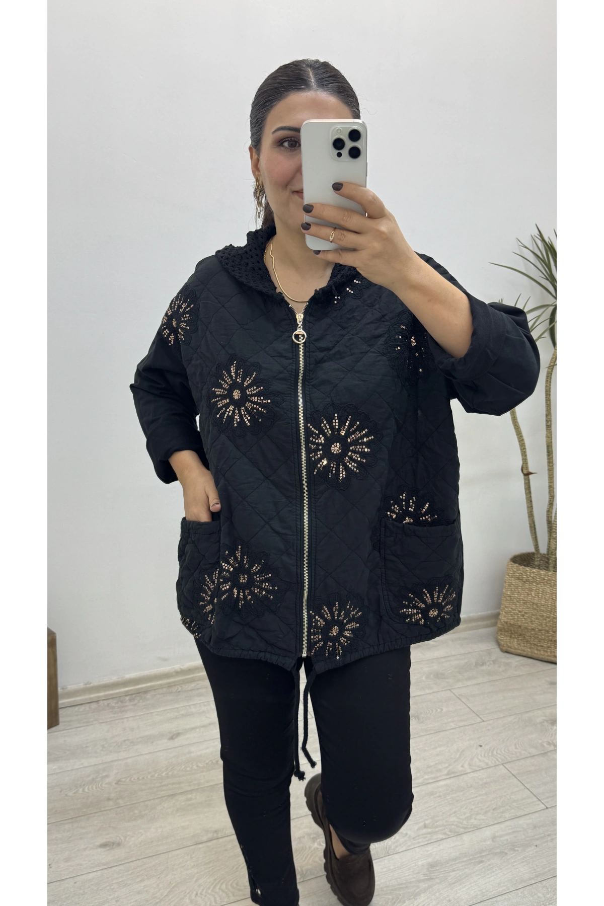 İthal Nakış İşlemeli Kapitone Siyah Ceket