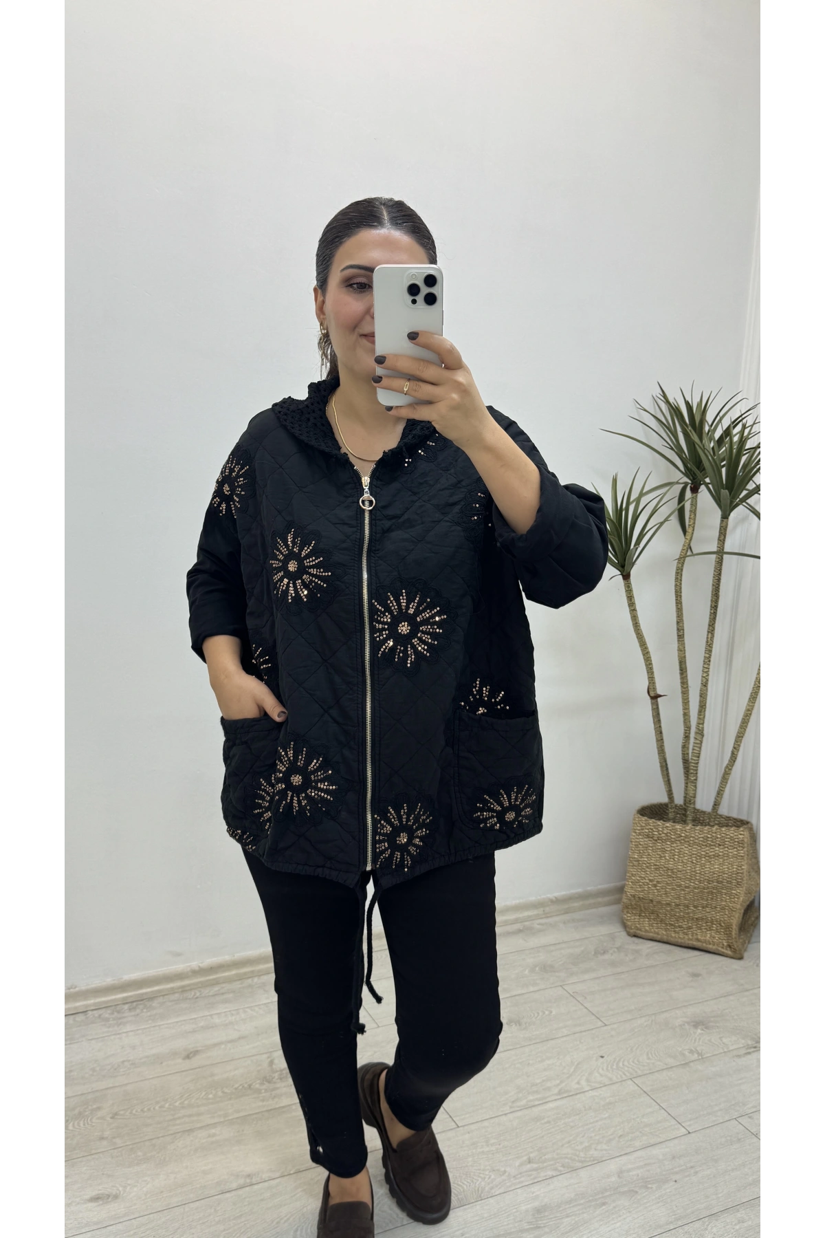 İthal Nakış İşlemeli Kapitone Siyah Ceket