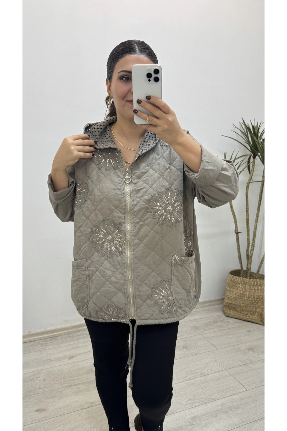 İthal Nakış İşlemeli Kapitone Taş Rengi Ceket