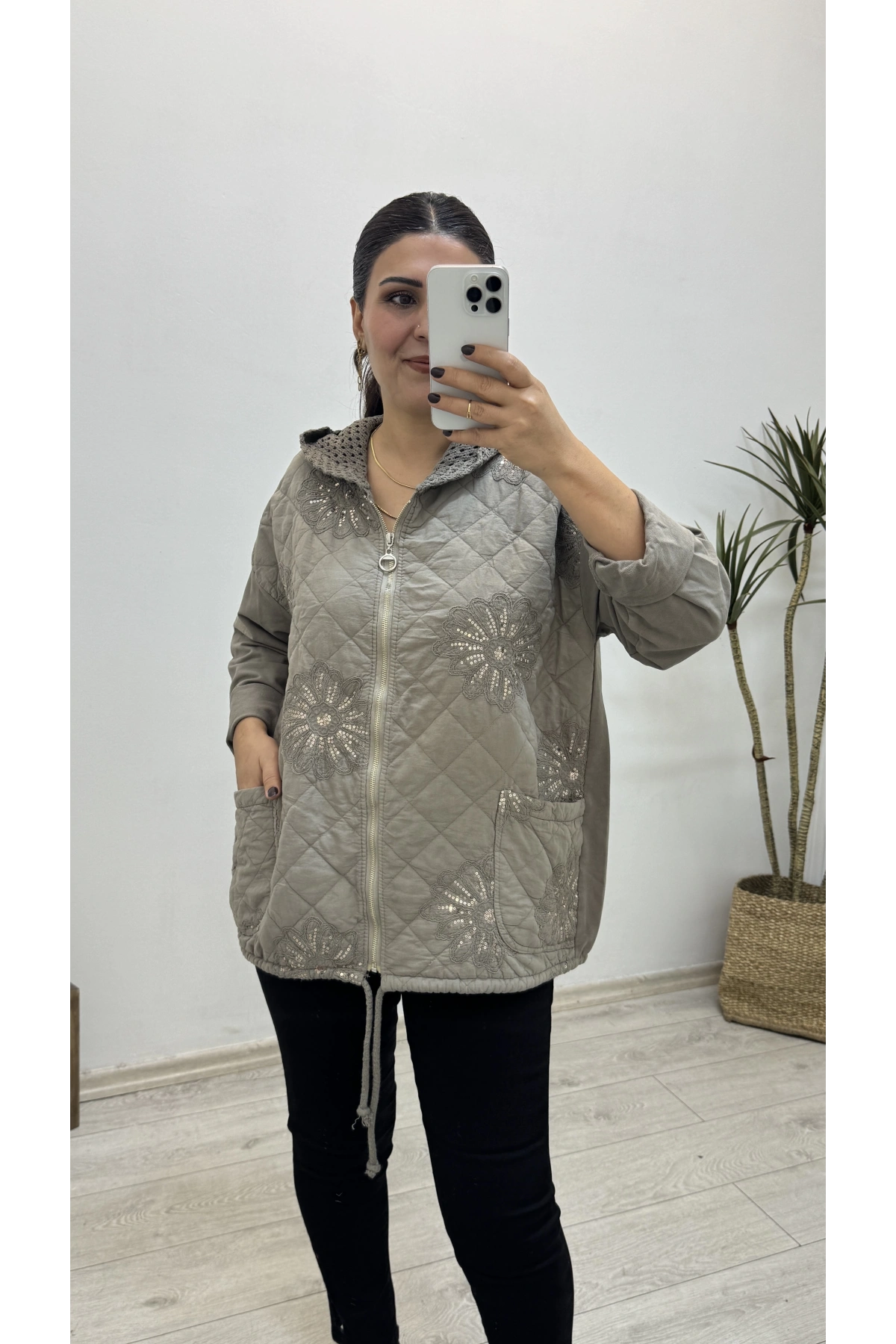 İthal Nakış İşlemeli Kapitone Taş Rengi Ceket