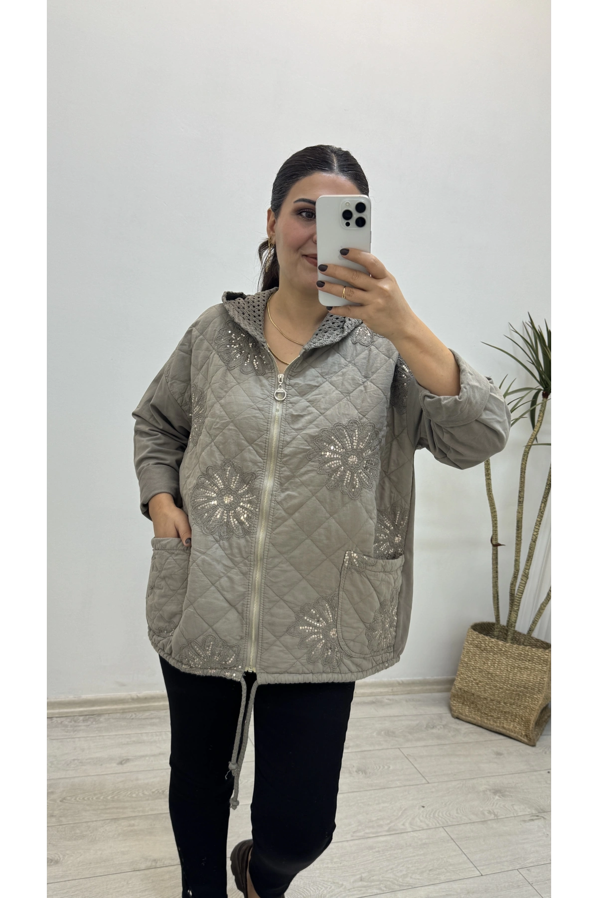 İthal Nakış İşlemeli Kapitone Taş Rengi Ceket