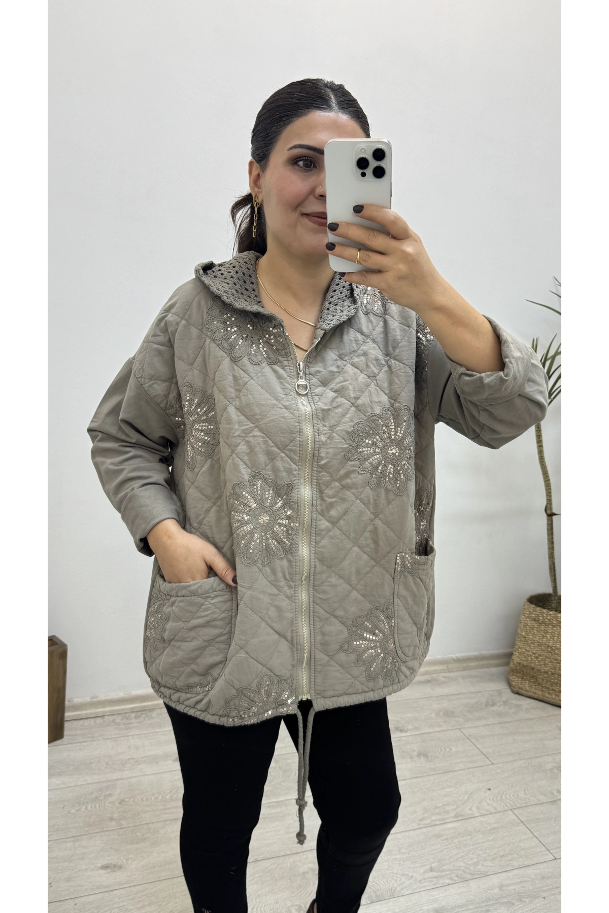 İthal Nakış İşlemeli Kapitone Taş Rengi Ceket