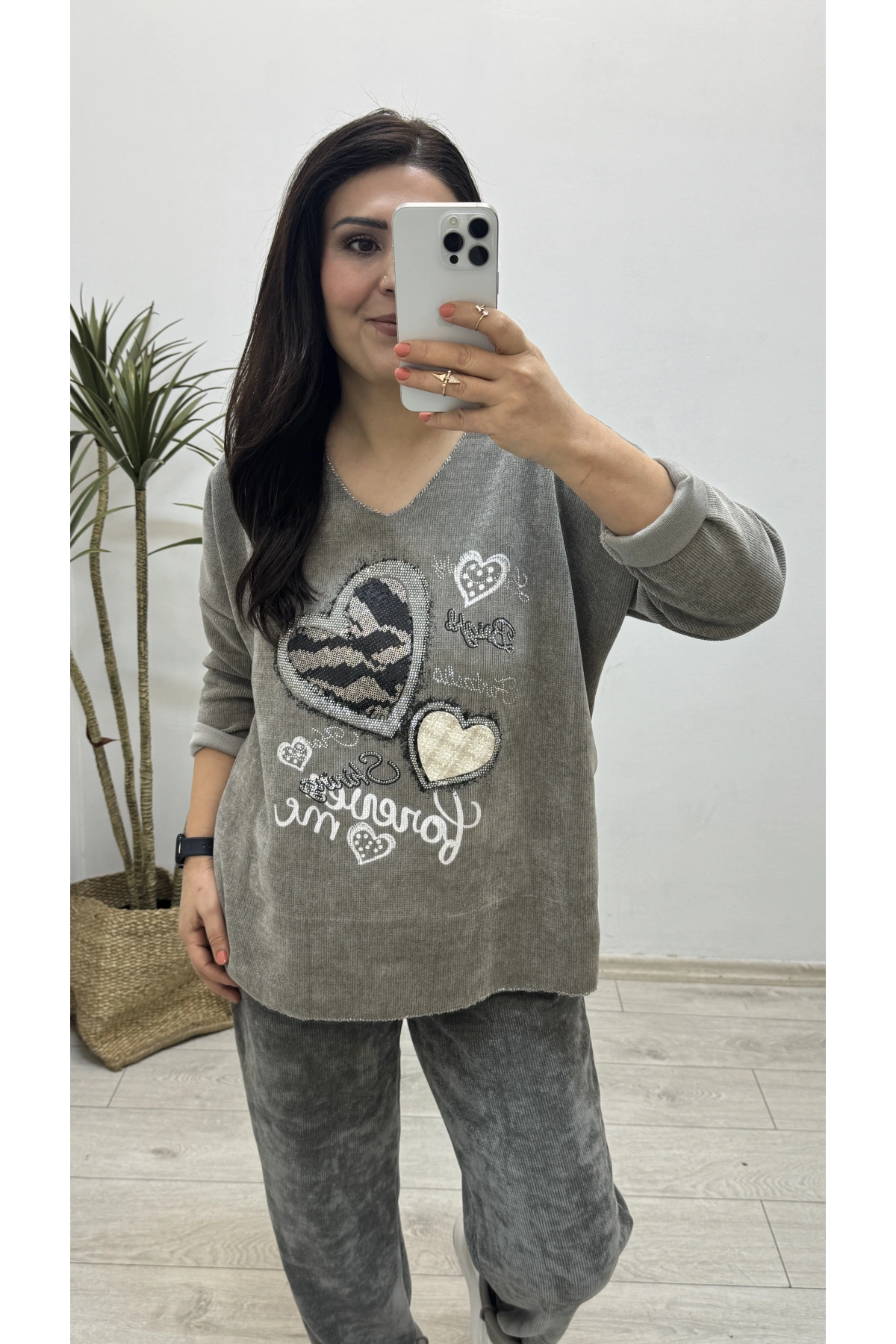 Kalp Desenli Vizon Rengi Kadife İthal Bluz