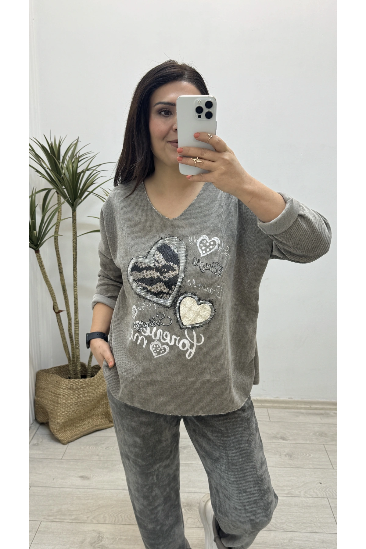 Kalp Desenli Vizon Rengi Kadife İthal Bluz