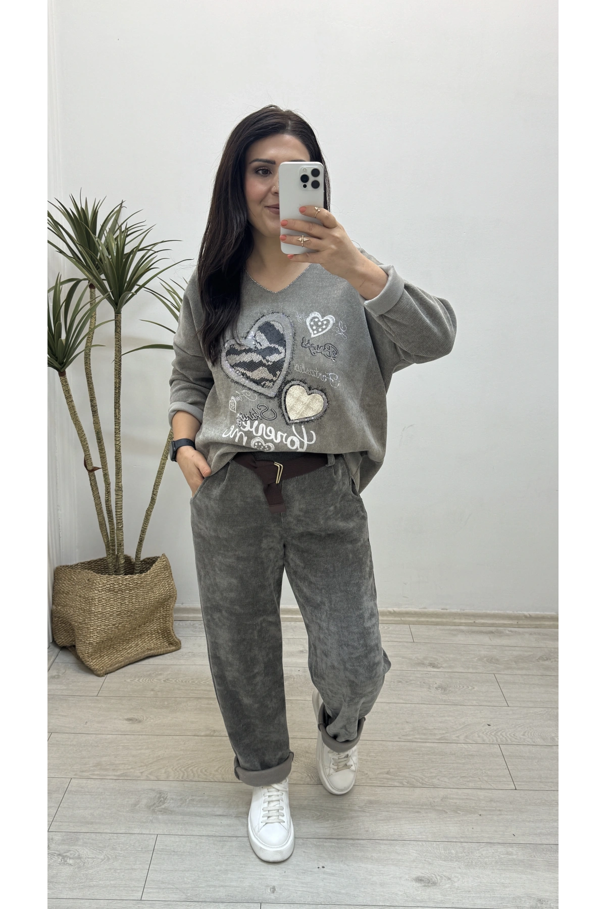 Kalp Desenli Vizon Rengi Kadife İthal Bluz