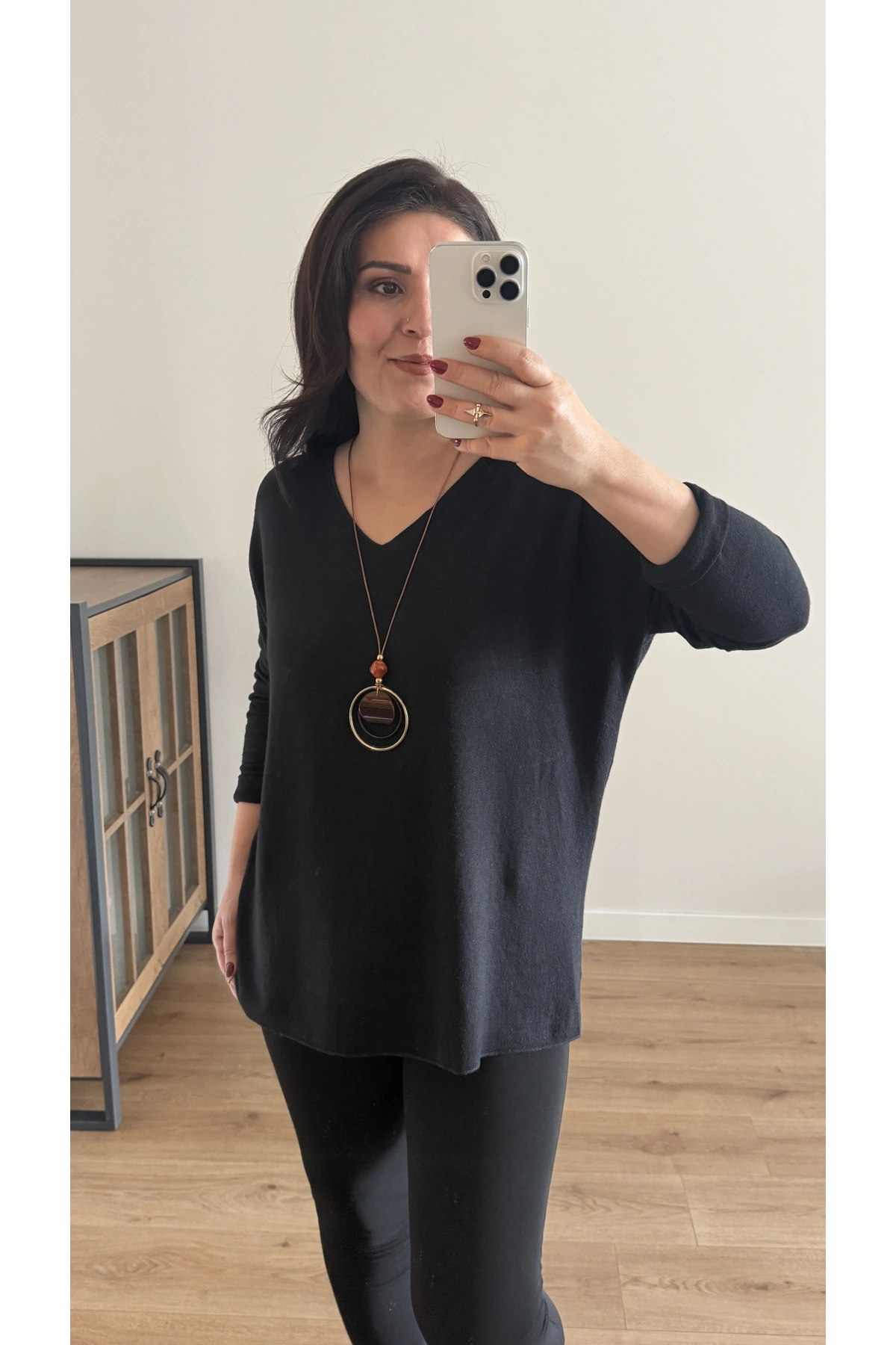 Kolyeli Siyah İthal Bluz