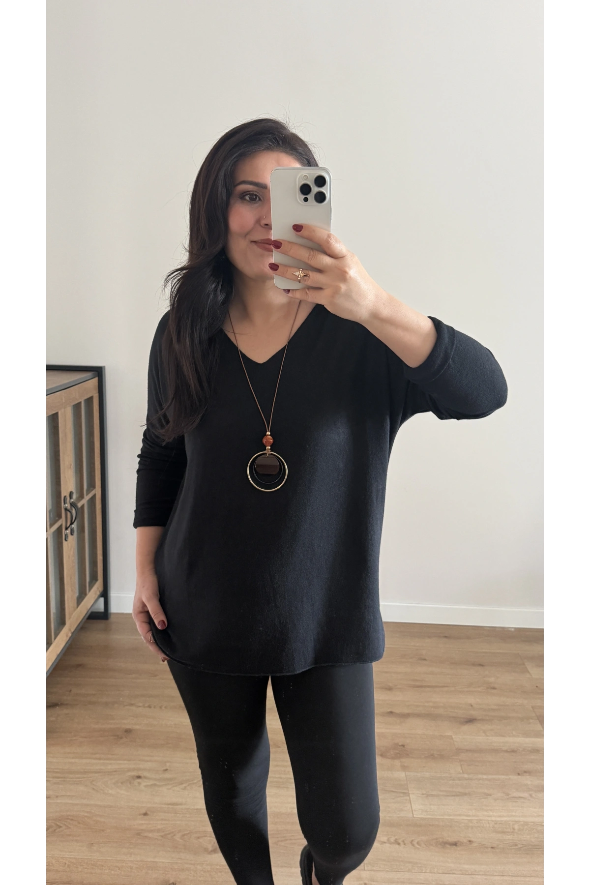 Kolyeli Siyah İthal Bluz