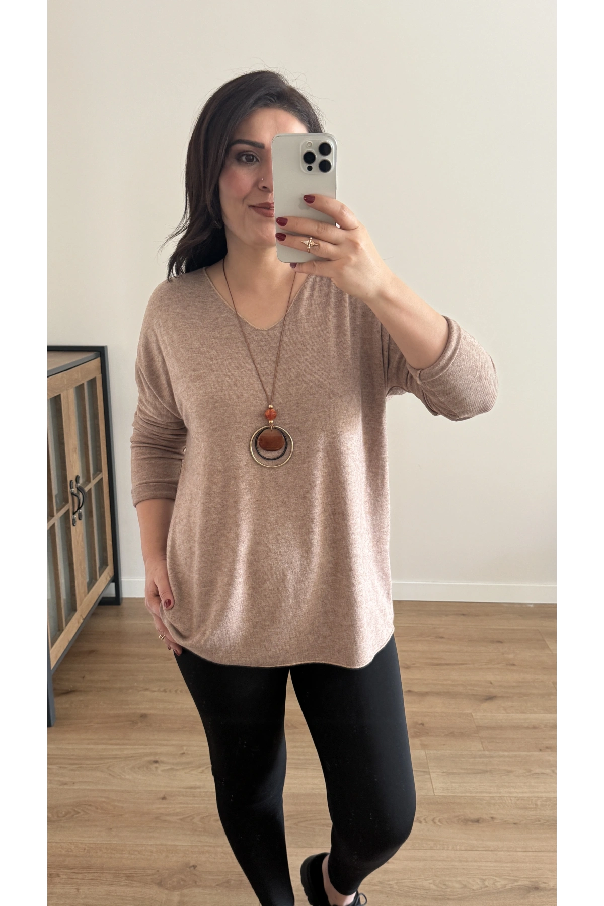 Kolyeli Vizon Rengi İthal Bluz