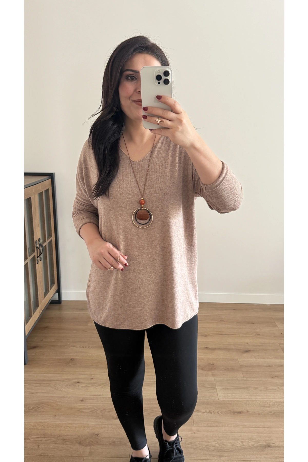 Kolyeli Vizon Rengi İthal Bluz