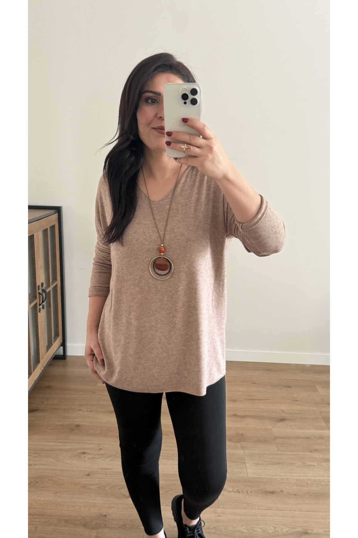 Kolyeli Vizon Rengi İthal Bluz