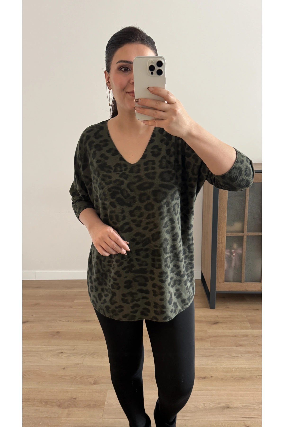 Leopar Desenli Acıyeşil İthal Bluz