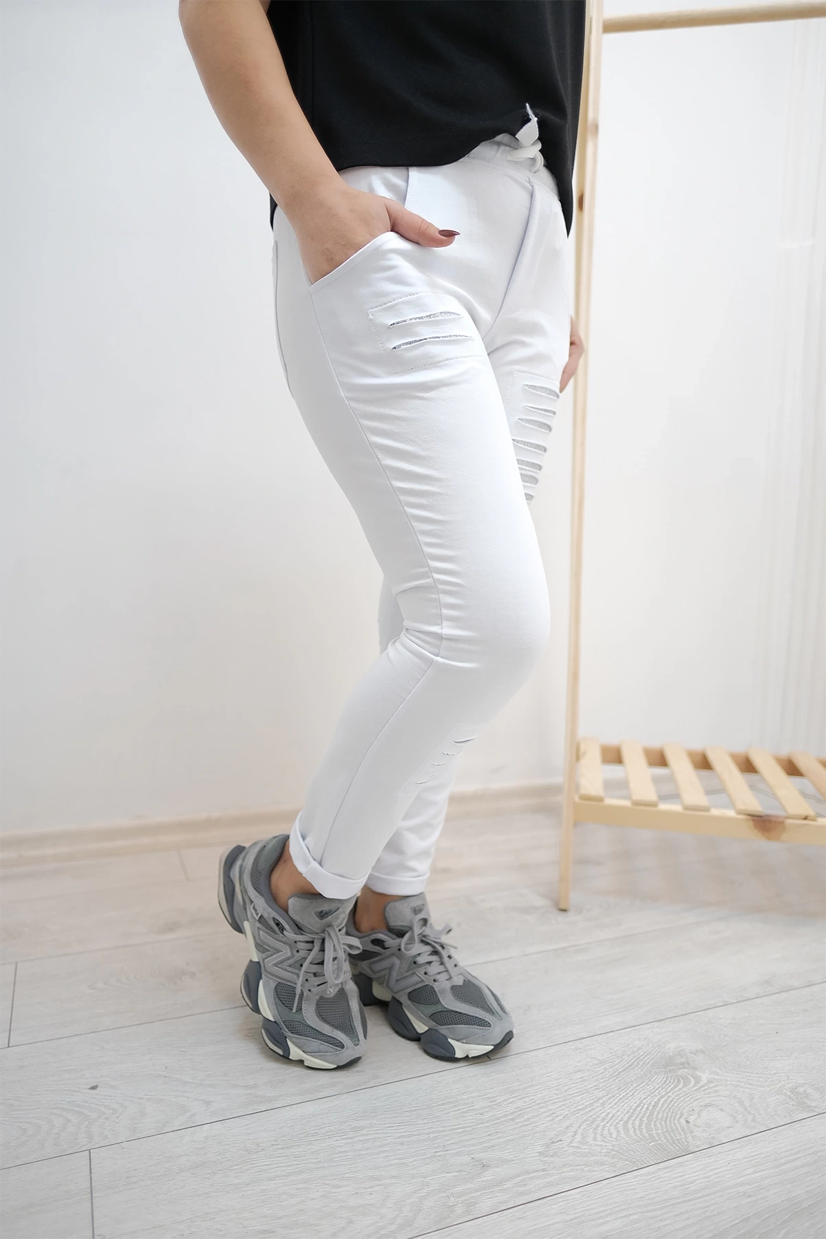 Beyaz Eşofman Altı