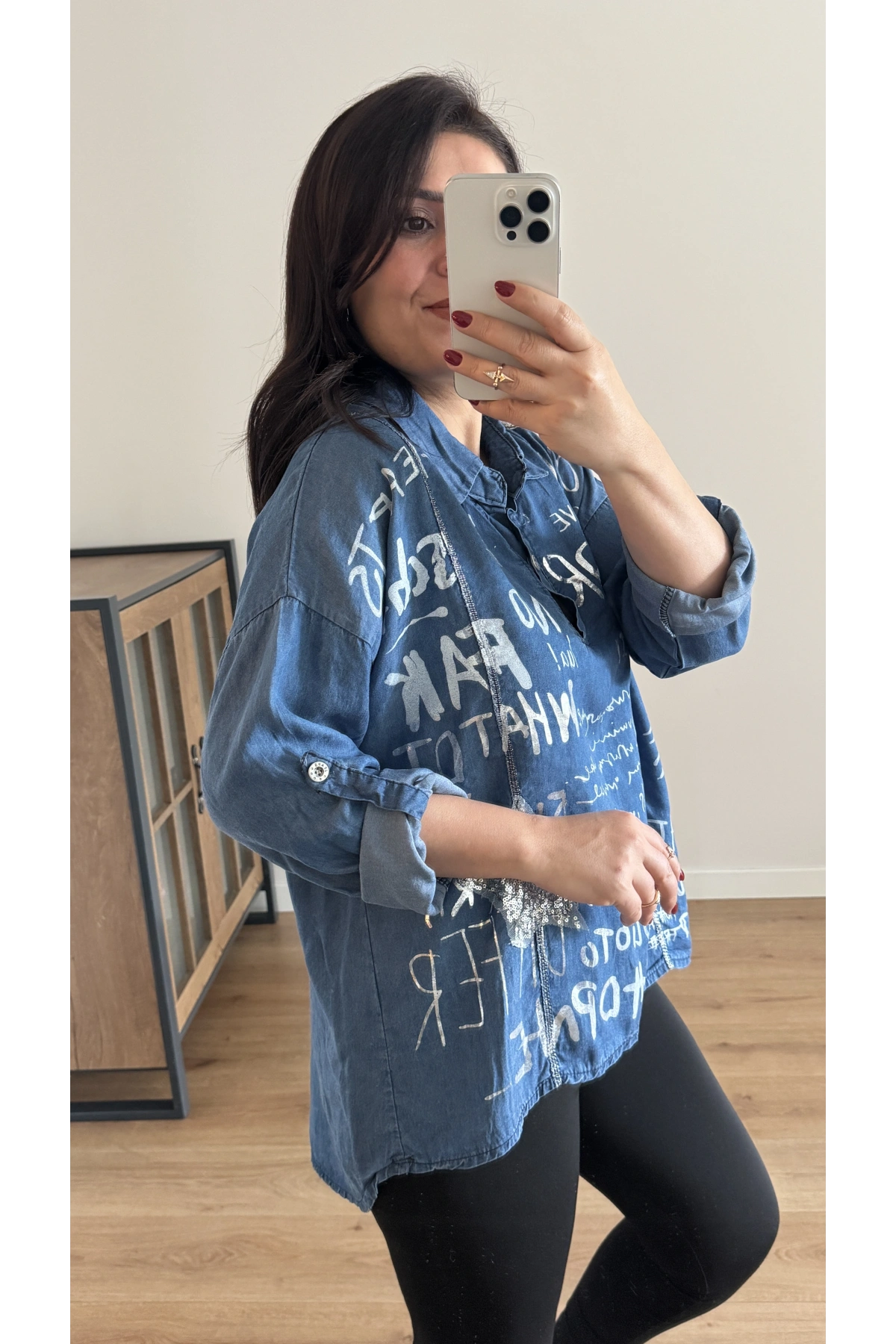 Üzeri Yazı Desenli Tensel Kumaş İthal Gömlek