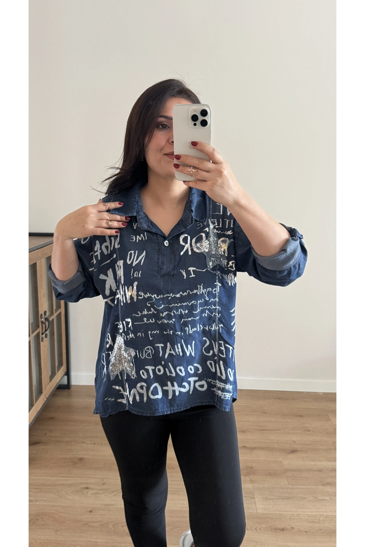 Üzeri Yazı Desenli Tensel Kumaş İthal Gömlek