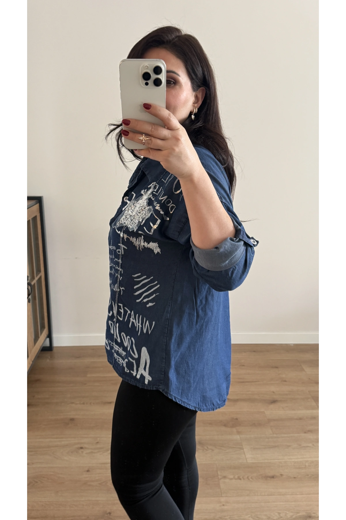 Üzeri Yazı Desenli Tensel Kumaş İthal Gömlek