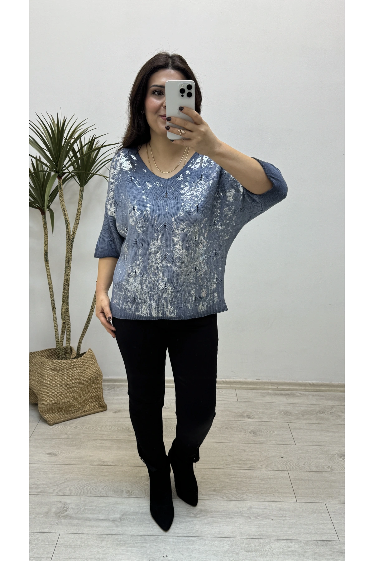 Varaklı İndigo Mavi İthal Triko Bluz