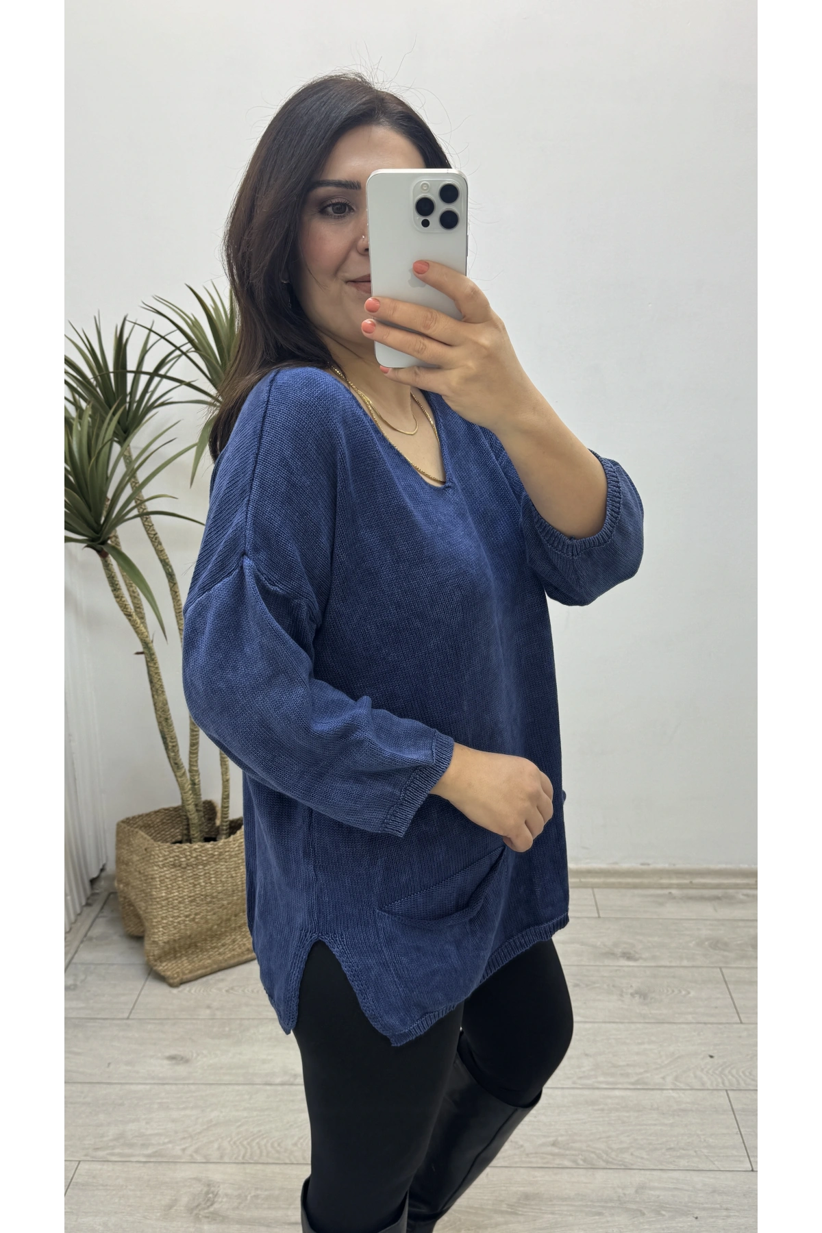 Yıkamalı Taşlanmış Lacivert Cepli Triko