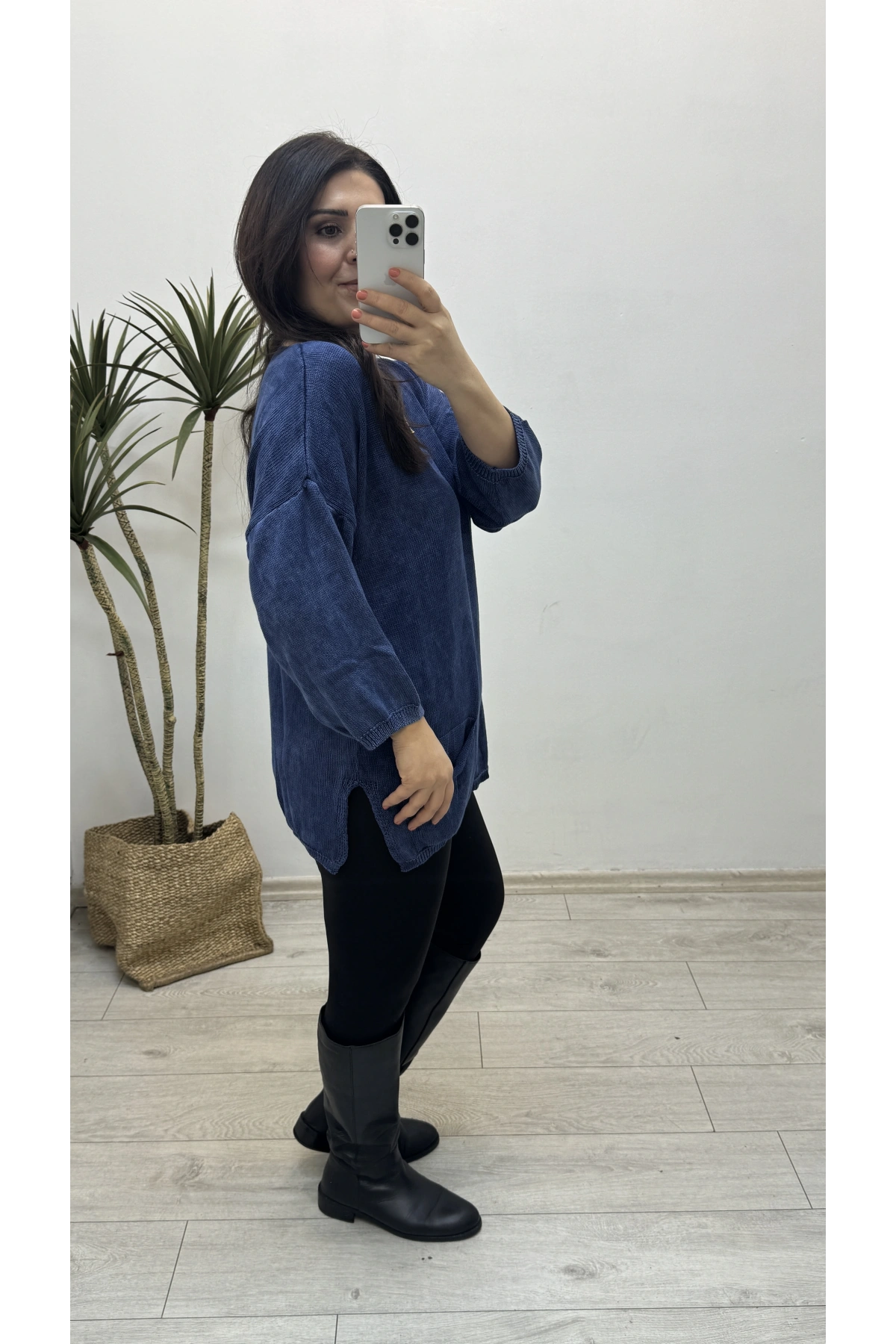 Yıkamalı Taşlanmış Lacivert Cepli Triko
