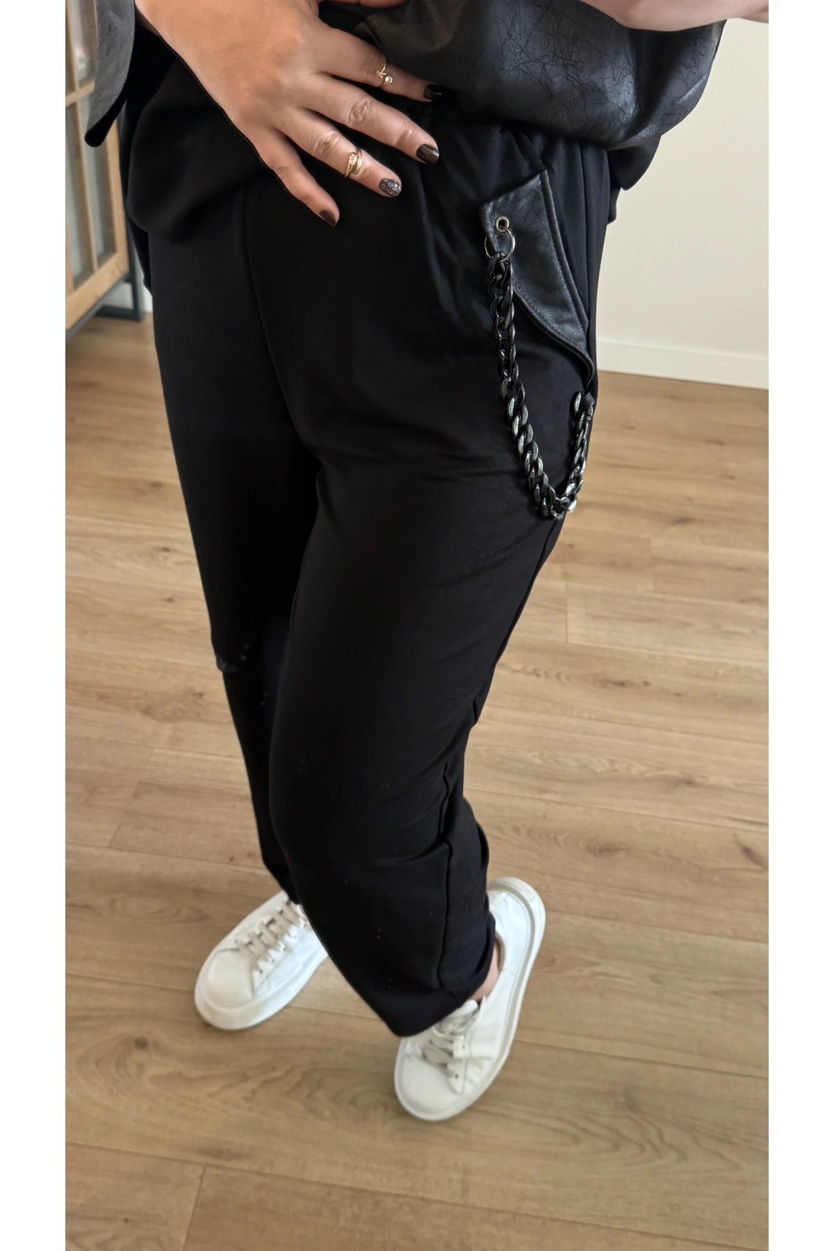 Zincir Aksesuarlı Eşofman Takımı